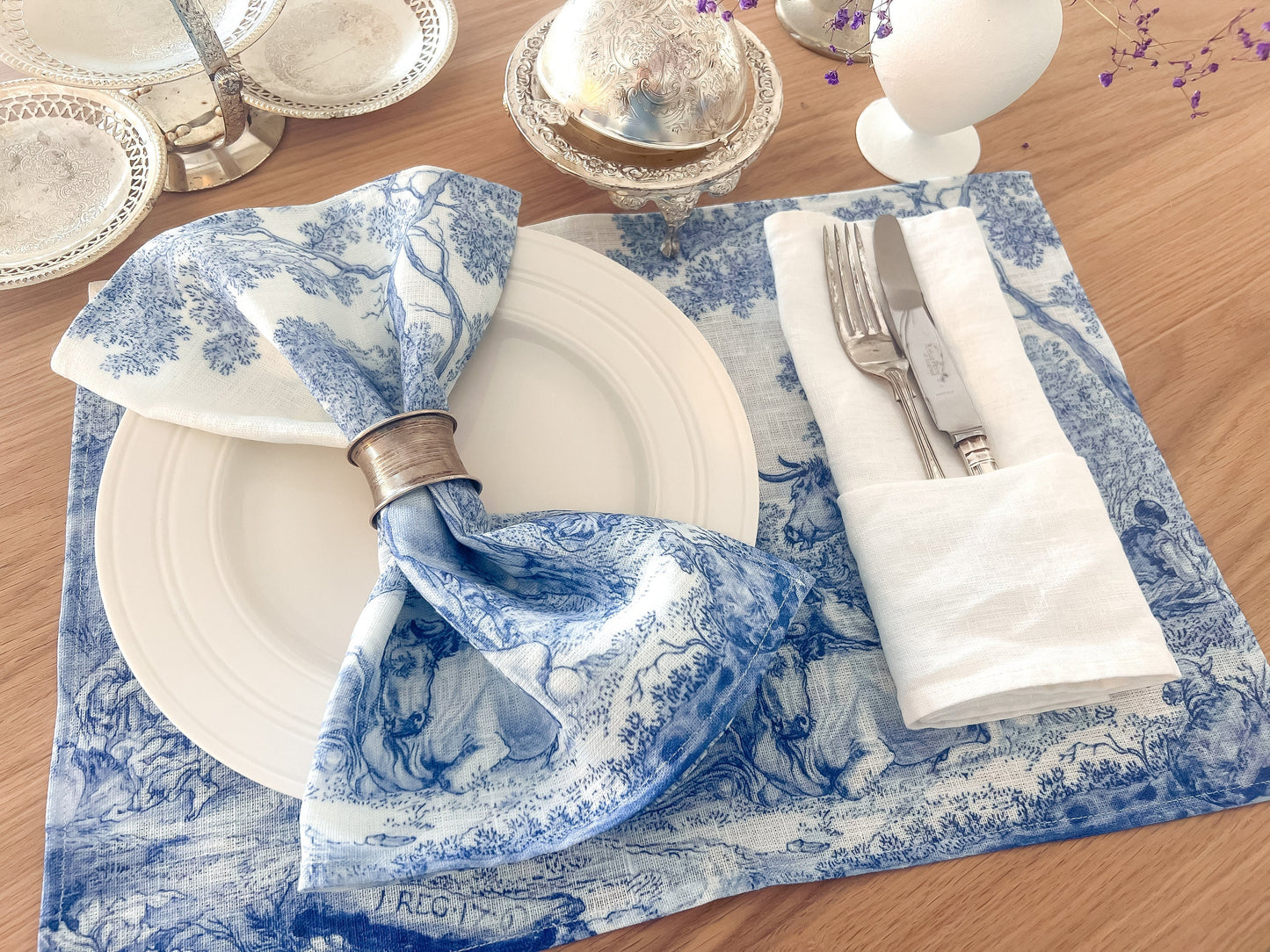 Linen napkins, Plaque with Elijah Fed by Ravens, anonymous, 1658, fabric napkins, toile napkins, blue white napkins
