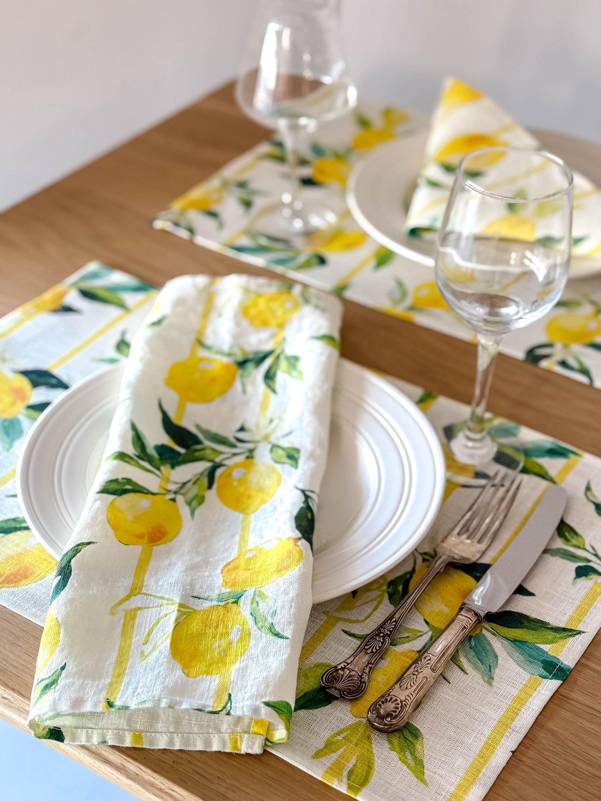 Placemats set, Tuscan Lemons, linen placemats, 100% linen, Floral print, vintage placemats